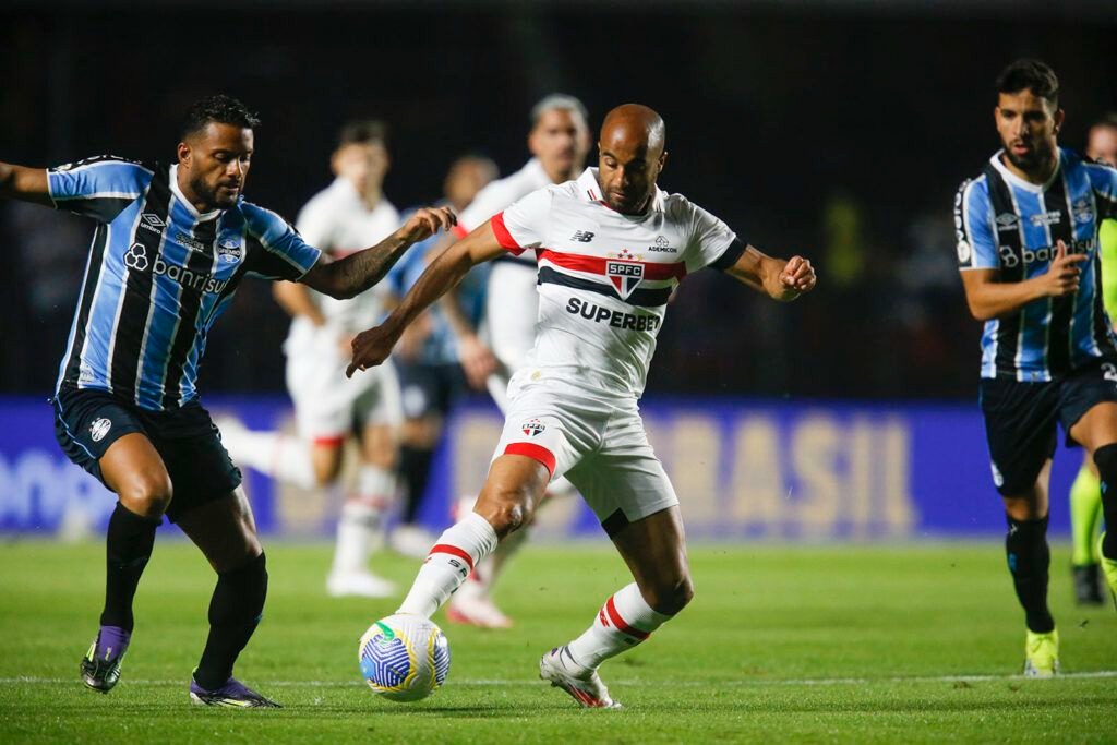 Nhận định soi kèo Gremio vs Sao Paulo lúc 05h00 ngày 17/10/2025 nhan-dinh-soi-keo-gremio-vs-sao-paulo-luc-05h00-ngay-17-10-2025-1