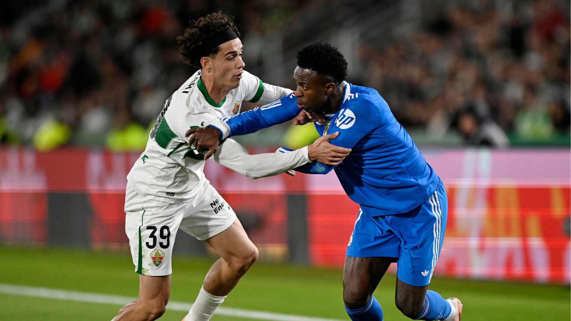 nhan-dinh-soi-keo-eibar-vs-elche-luc-01h00-ngay-17-12-2025-2